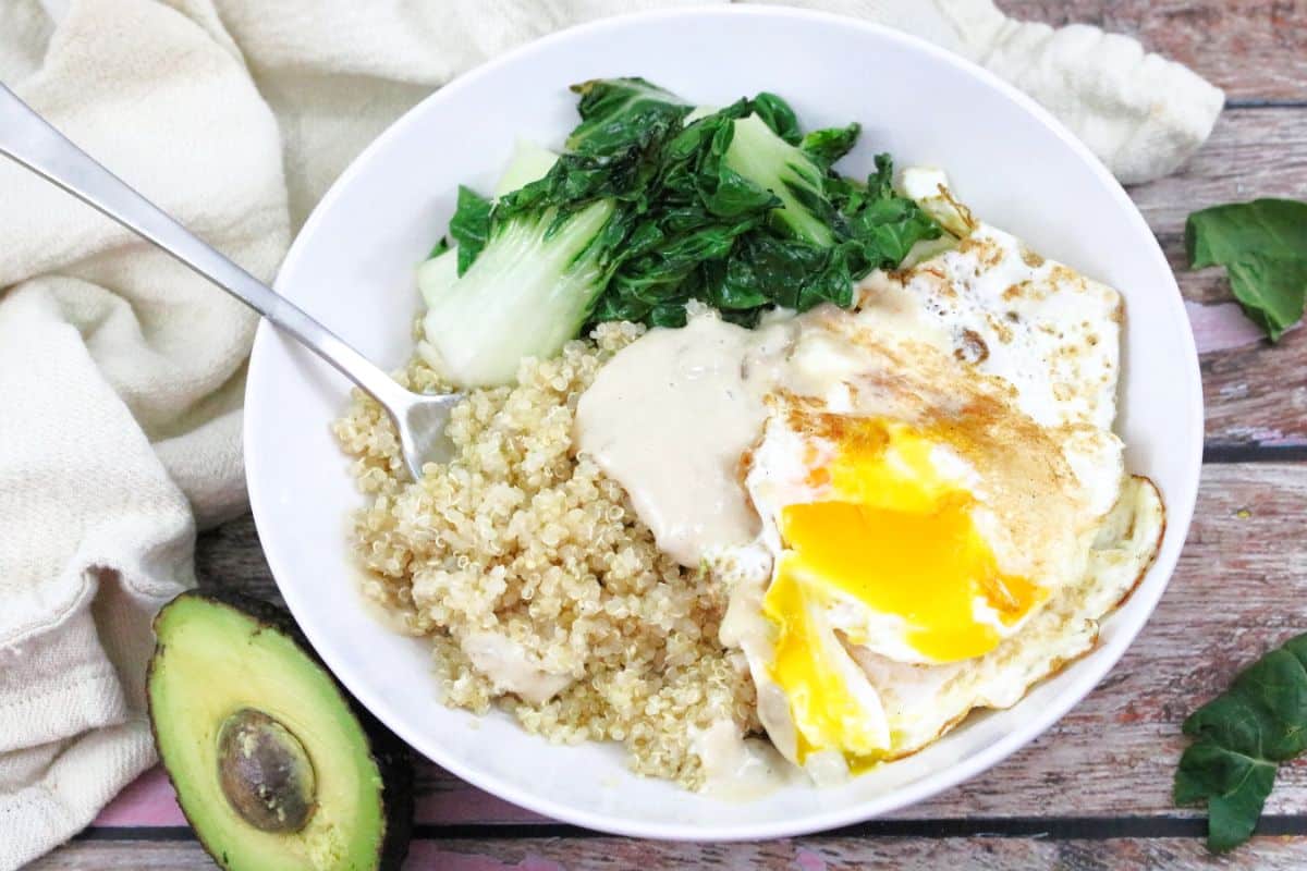 quinoa-breakfast-bowl